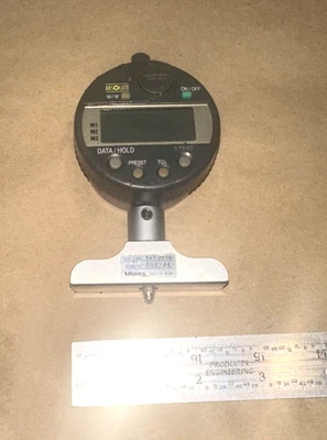 INDICADOR DIGITAL MITUTOYO MEDIDOR DE PROFUNDIDAD PLANITUD BASE 2.5" Foto 1 de 3