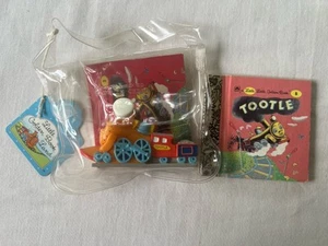 Little Golden Book Mini TOOTLE 1945 & TOOTLE 1947 w/Train Figure EUC Vintage Lot - Foto 1 di 9