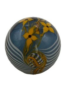 Vintage Bridgeton Studio Art Glass Paperweight Yellow Flower Signed 1977 - Picture 1 of 18