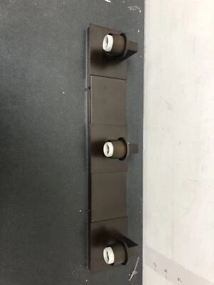 Luz de tocador Fusion de 3 luces con tonos semilla - bronce oscuro Foto 1 de 4