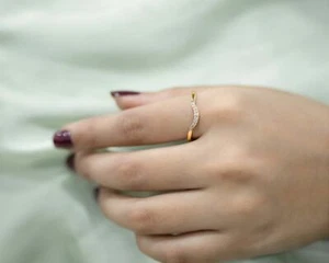 14K Gold 0.07 CT VS/F-G Diamond Arc Design Minimalist Ring - The Jewelz - Picture 1 of 7