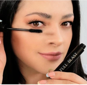 Farmasi Full Blast Mascara Black 0.33 FL.OZ free shipping - Picture 1 of 3