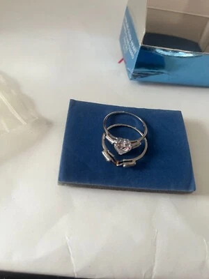 AVON LOT OF 4) STERLING SILVER RINGS OPALESQUE#7,GUARD SET#11,BAND#6,RUBY#7 - Image 1 of 4