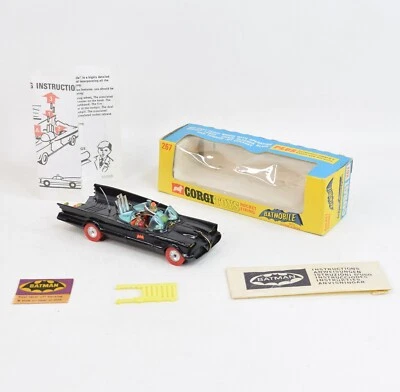 Corgi Toys 267 Red Tyre Batmobile Virtually Mint/Boxed - Bild 1 von 4
