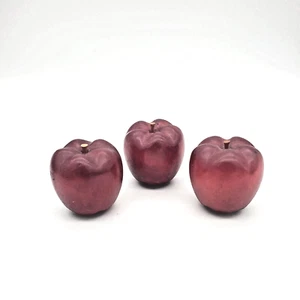 Lote de 3 manzanas de madera rojas manchadas talladas decoración de granja fruta de campo - Imagen 1 de 6
