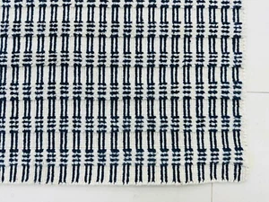 Alfombra Kilim moderna geométrica azul marino y blanca anudada a mano - Imagen 1 de 4
