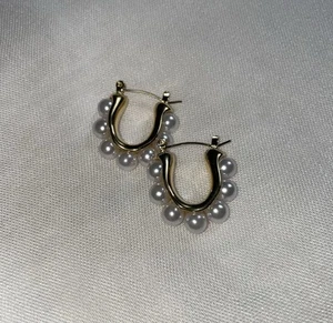 Gold Vintage-Inspired Horseshoe Hoop Earrings with Beaded Pearls - Picture 1 of 3
