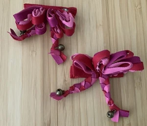 Gymboree 2006 PERUVIAN DOLL Pair Of Ribbon Loop HAIR Barrettes Clips Bells - Picture 1 of 2