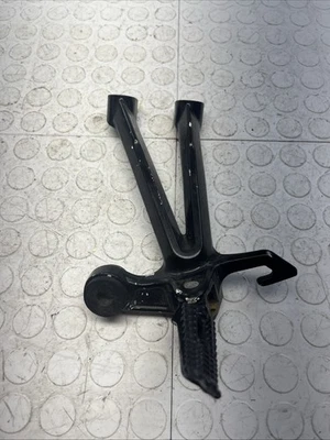 Reposapiés clavija pasajero izquierdo Suzuki GSXR1000 GSXR 1000 2007-2008 FABRICANTE DE EQUIPOS ORIGINALES Foto 1 de 4