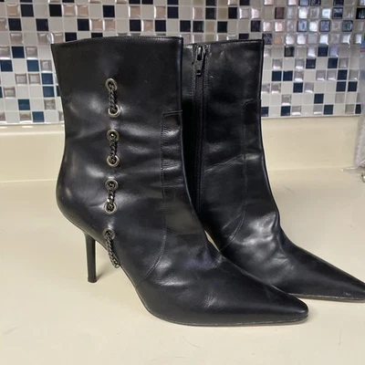 VTG Anne Klein Black Bootie Y2K Pointy 7 Gunmetal Chain Detail - Image 1 of 4