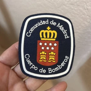 Vintage NEU Comunidad de Madrid Cuerpo de Bomberos Krone Schloss Abzeichen Aufnäher - Bild 1 von 2