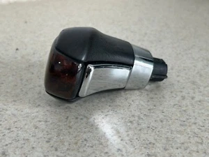 Cadillac SRX 2010-2016 3,0 L cuero madera palanca de cambios cromo moldura perilla de cambio OEM - Imagen 1 de 4