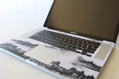 Apple MacBook Pro 15 2009 - Image 1 of 4