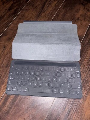 "Teclado Apple para iPad Pro 9,7"" para piezas" Foto 1 de 3