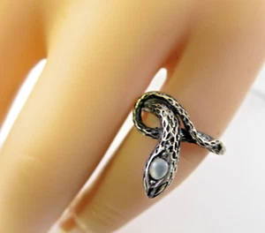 Vintage Boho Sterling Snake Ring with M.O.P. Stone Sz. 5 - Picture 1 of 7