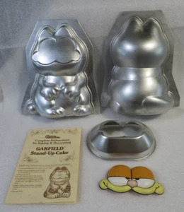 Vintage Garfield Wilton Stand Up Pan Set 3D Cake Making Set Insert & Eyes - Picture 1 of 6