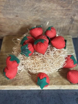 Juego de 12 rellenos de tela de algodón rojo relleno de polietileno fresas hechas a mano Foto 1 de 4