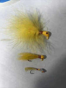 3 gelbe und rote Vintage Angeljigs in Abschlussgröße, die größten mit Federn - Bild 1 von 3