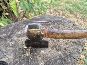 Small Vintage Hatchet Axe Kindling Tool Collectors Axe john Riley made England - Foto 1 di 11