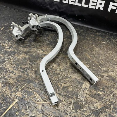 2010 - 2016 现代 Genesis Coupe 原始设备制造商后后备箱盖左右铰链二手 — 第 1/4 张图片