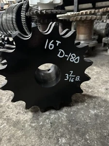 Piñón de cadena de rodillos de 16 dientes D180B16 - Imagen 1 de 3