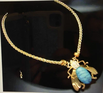 JOAN RIVERS SWARVOSKI CRYSTAL TURQUOISE LARGE BEE NECKLACE NEW - image 1 of 4