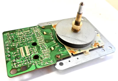 JVC L-F41 TURNTABLE - MOTOR  - PARTING OUT - Image 1 of 4