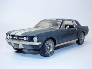 FORD MUSTANG coupé CREED II version salie film Rocky 1/18 - Picture 1 of 10