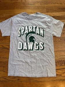 Captivating Spartan Dawgs Michigan State Mens Gray T Shirt New - Picture 1 of 4