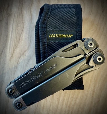 Multiherramienta Leatherman Surge óxido negro - 21 herramientas, hechas en EE. UU., resistente Foto 1 de 4