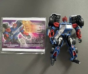 Transformers Timelines Invasion Shattered Glass Ultra Magnus - Botcon 2012 - Picture 1 of 7