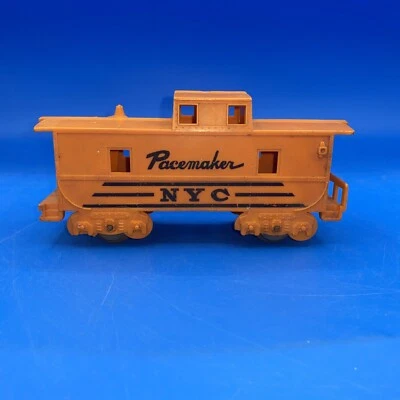 O Scale Model Trains MARX TOYS Train Pacemaker New York Central Caboose Damage - Image 1 of 4
