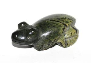 Vintage grün schwarz Turmalin Edelstein begehrte Frosch Kröte CSM2 - Bild 1 von 7