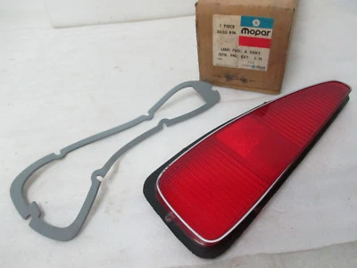 Lente lámpara trasera izquierda Mopar NOS 1973 Plymouth Fury III y Gran Coupé 3620899 Foto 1 de 4