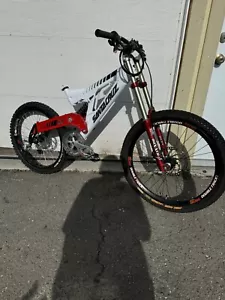 Santa Cruz SUPER 8 “2” Second Gen Downhill DH Mountain Bike PROJECT - Picture 1 of 12