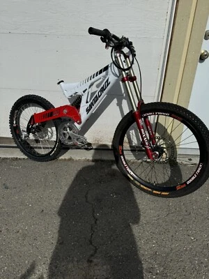 Santa Cruz SUPER 8 “2” Second Gen Downhill DH Mountain Bike PROJECT - Image 1 of 4
