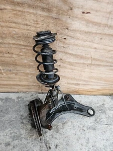 2010-2019 NISSAN JUKE MK1 1.2 PETROL FRONT LEFT PASSENGER SIDE SUSPENSION LEG - Picture 1 of 8