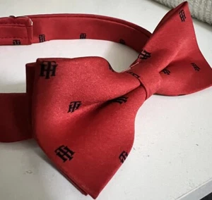 Boys Tommy Hilfiger Red Bow Tie Christmas Easy Closure - Picture 1 of 4