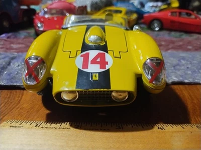 Burango Ferrari Testa Rossa Le Mans Die Cast Metal Escala Modelo Kit 1:18 #3619 Foto 1 de 4