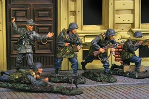 THE COLLECTORS SHOWCASE WW2 ITALIAN FORCES ATTACK SET MIB - Picture 1 of 6