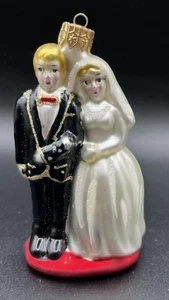Adorno de Navidad de vidrio vintage de novia y novio 4,5" - Regalo para boda de Navidad - Imagen 1 de 6