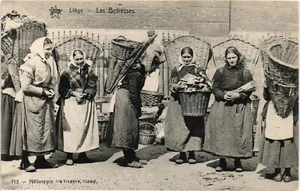 Alte AK Vintage. Belgien Damen Träger mit Körben Brauchtum Tradition (545) - Bild 1 von 2