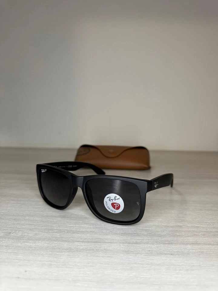 Ray-Ban Justin Classic Polarizzate 622/T3 Occhiali da Sole- Grigio Sfumata, 54mm - Image 1 of 4