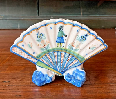 Antique French HR Quimper Fan Vase - Image 1 of 4