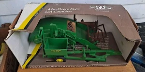 ERTL - John Deere 1940 12A Combine - 50th Collector's Edition - 1:16 Scale - Picture 1 of 7