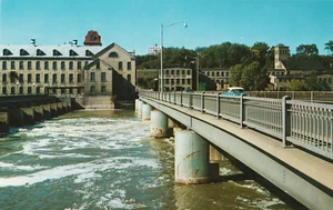 Appleton Wisconsin Fox River Bridge & Paper Co. Nash Metropolita postcard 1960s - Picture 1 of 10
