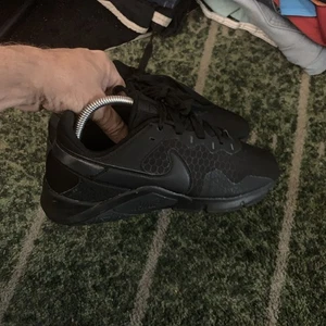 Taglia 10 - Nike Legend Essential 2 Nero Off Noir W - Foto 1 di 5