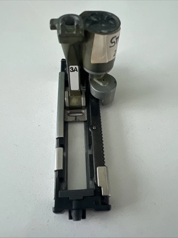 Genuine Bernina #3A Buttonhole Foot - Old Style - Image 1 of 1