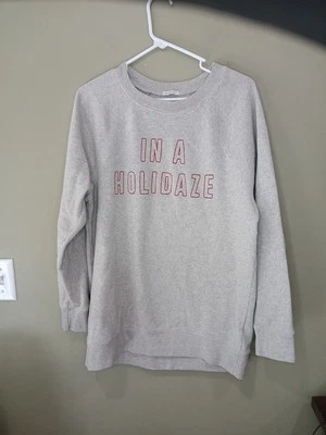 Sudadera Pullover American Eagle Mediana In A Holidaze Color Beige Foto 1 de 4