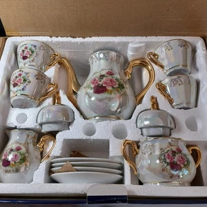 Decorator's Touch Mini Porzellan Goldrand Kollektion Teeservice 13 Teile - Rosen - Bild 1 von 6